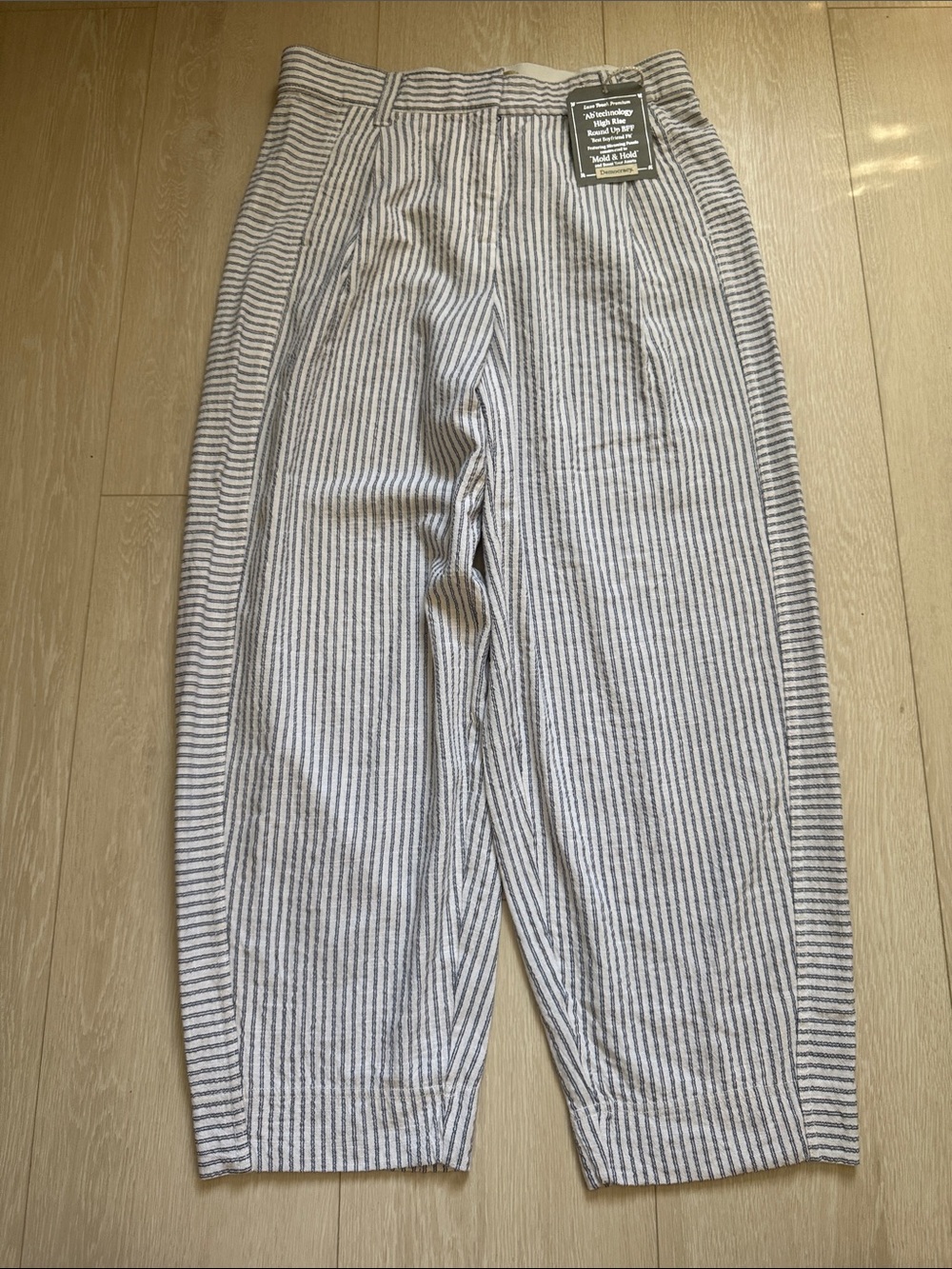 Democracy Striped Wide-Leg Chinos in White and Gray - Picture 2 of 9